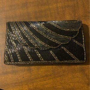 🎈Beaded Clutch